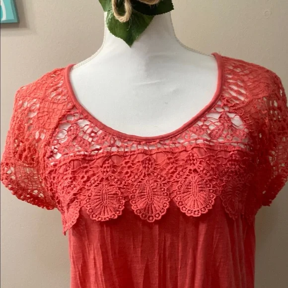 New Directions Coral Lace Blouse - Picture 3 of 8